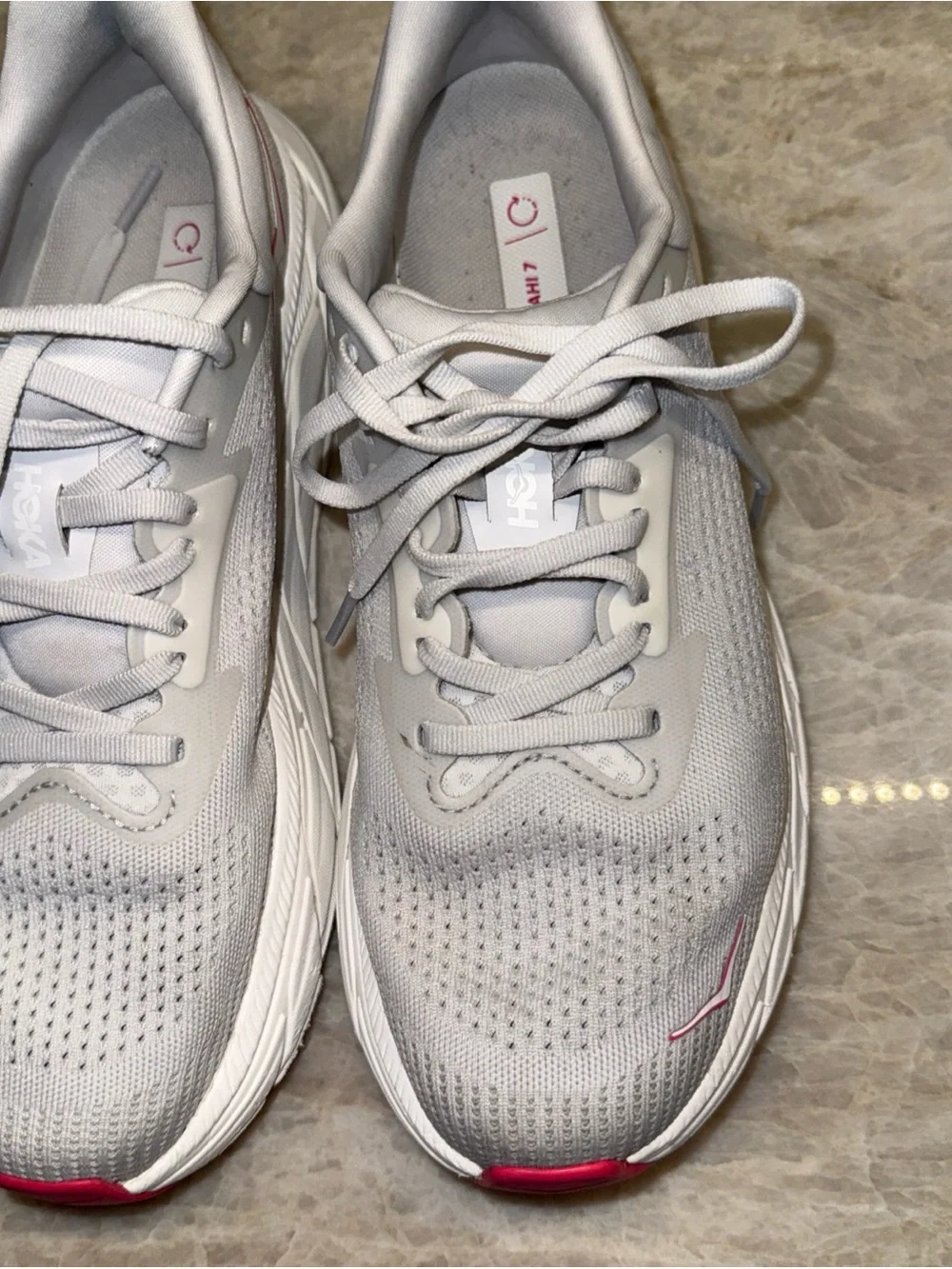 Women’s Hoka One One Arahi 7